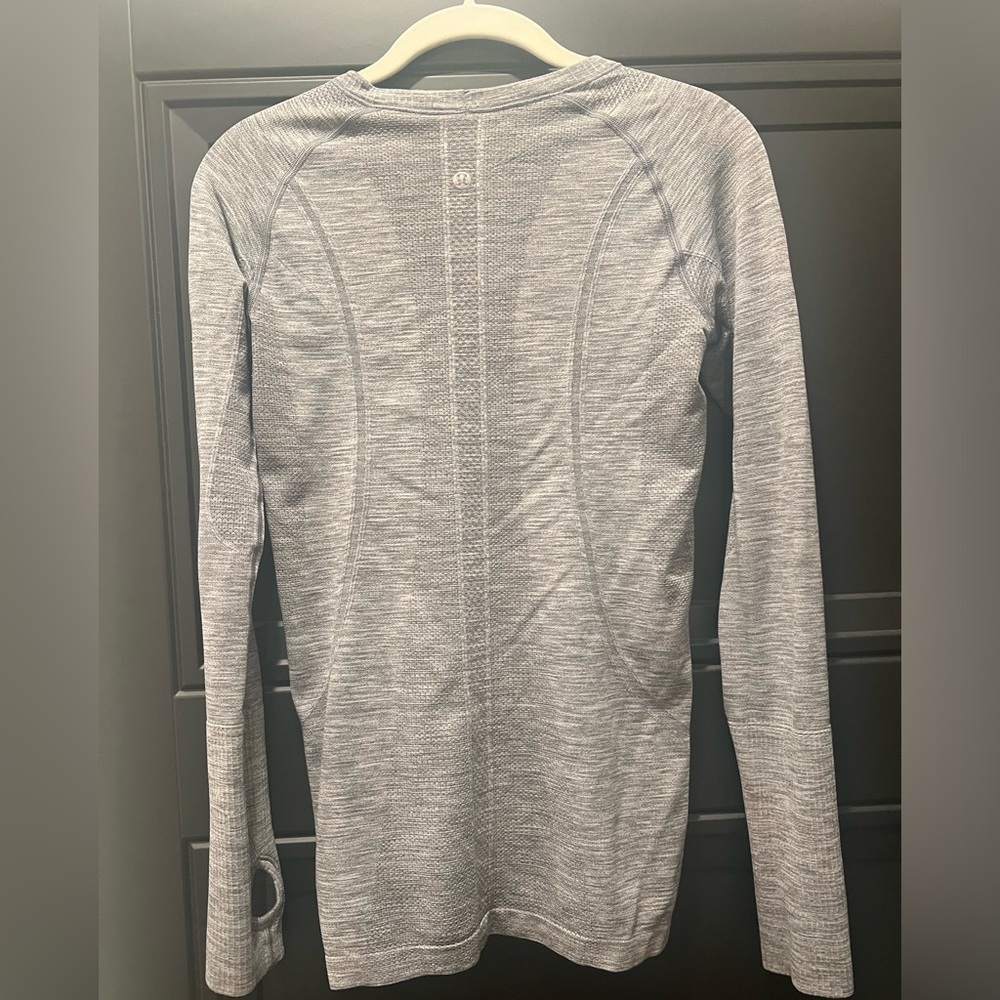 Lululemon Run Swiftly size 6